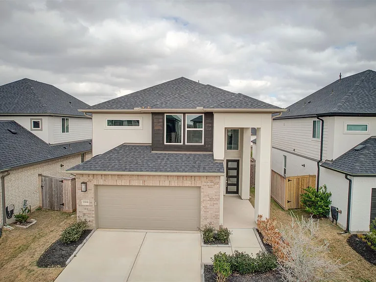 21818 Fitzroy Manor Ln — Photo 3