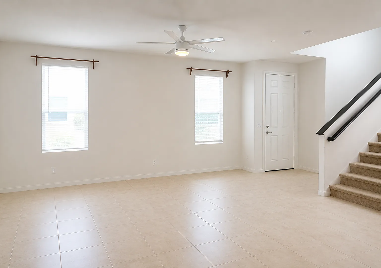 Modern 3BR Home + Office | Built in 2018 | Minutes to Beaches, Shopping & Freeways — Photo 2