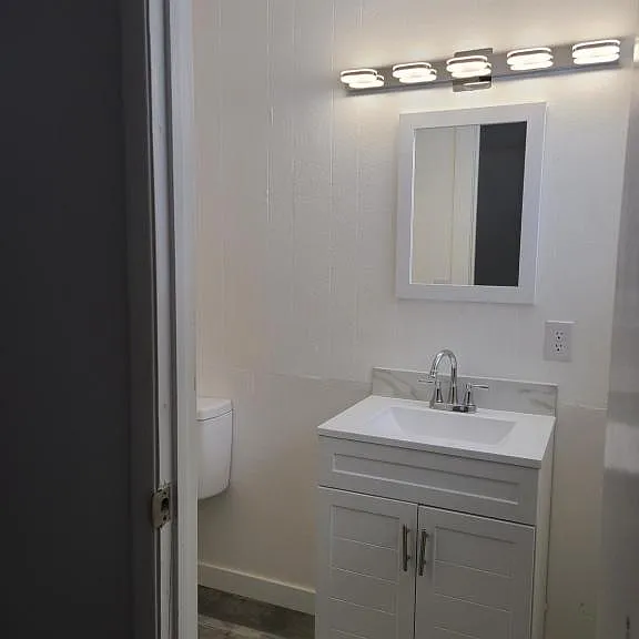 303 E Christina St — Photo 15