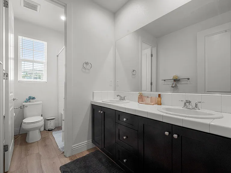 18980 Lauren Ln — Photo 32