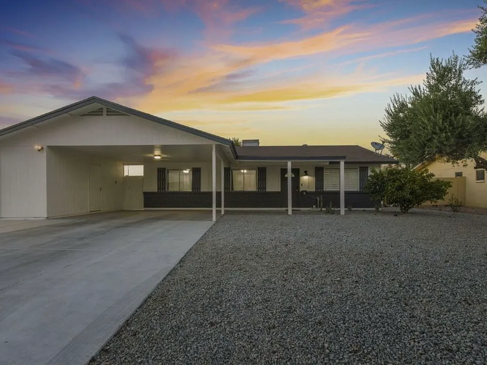 1234 W Carla Vista Dr