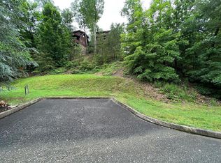 Mountain Lodge Way, Sevierville, TN 37862