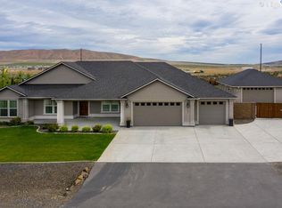 5101 Coulee Vista Dr, Kennewick, WA 99338