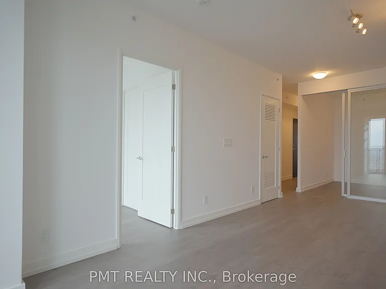 75 James St S #3101 — Photo 7