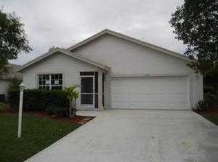 8910 SW Chrysler Cir, Stuart, FL 34997