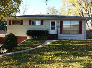 1321 N Madison St, Woodstock, IL 60098