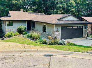 710 Woodland Dr NW, Elkader, IA 52043