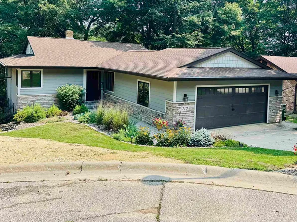 710 Woodland Dr NW, Elkader, IA 52043