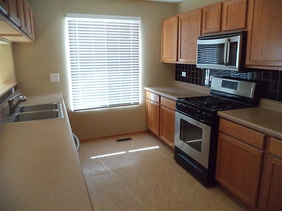 4th image of 3805 Sarah Dr