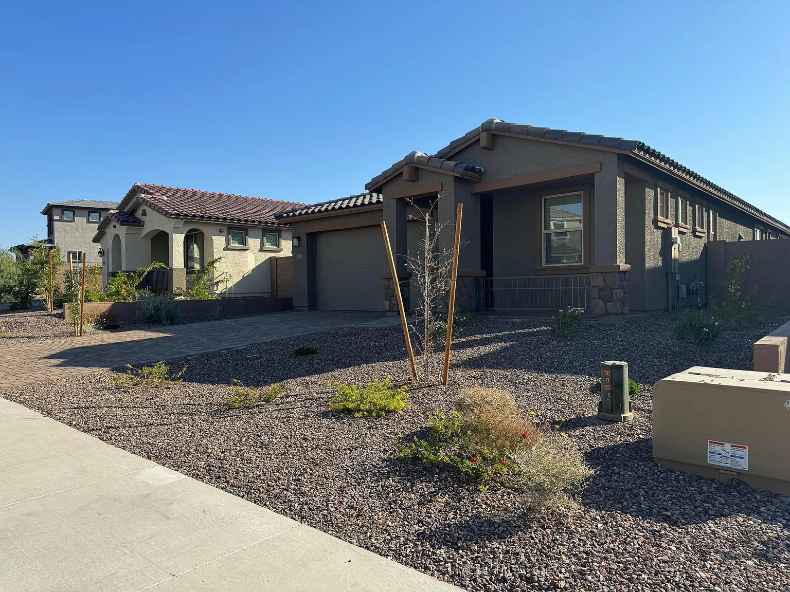 4 bed, 2.5 bath, 1967 sqft, $2,150 — Photo 1