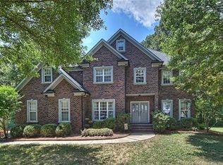 633 Pine Forest Rd, Charlotte, NC 28214