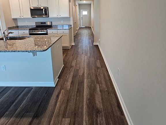 3rd image of 3015 Long Spur Dr