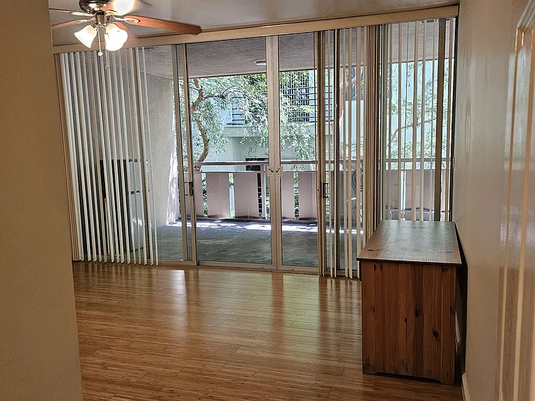 Bedroom 2 Entry