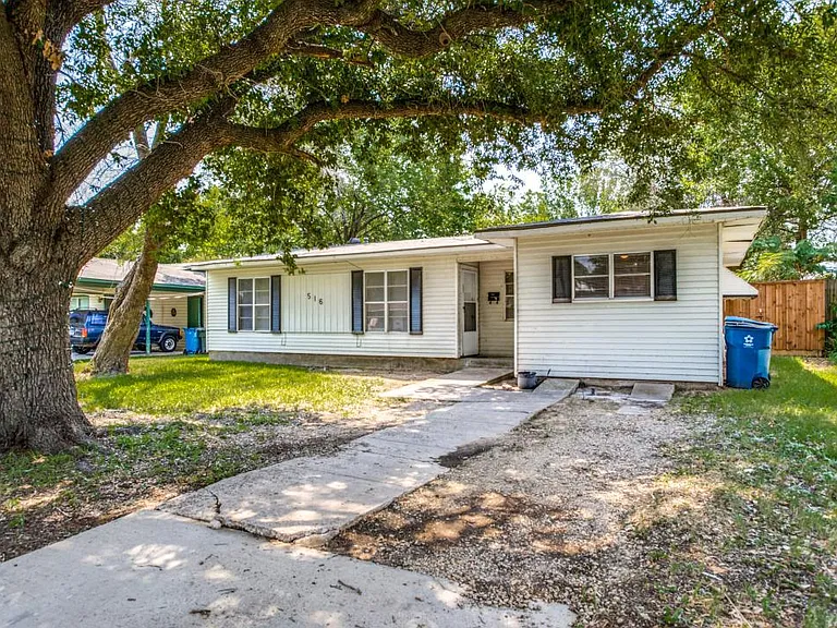 516 Highland Dr — Photo 23