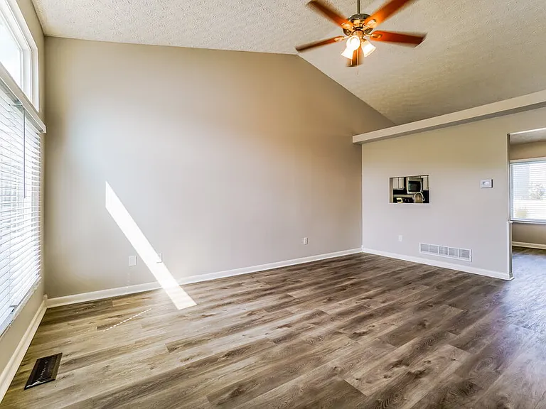 968 Western Run Dr — Photo 6
