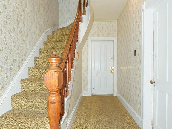 5th image of 30 Marvin St