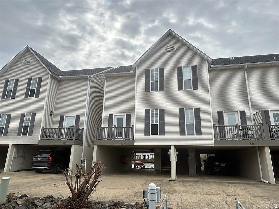 1st image of 227 Bayshore Cv