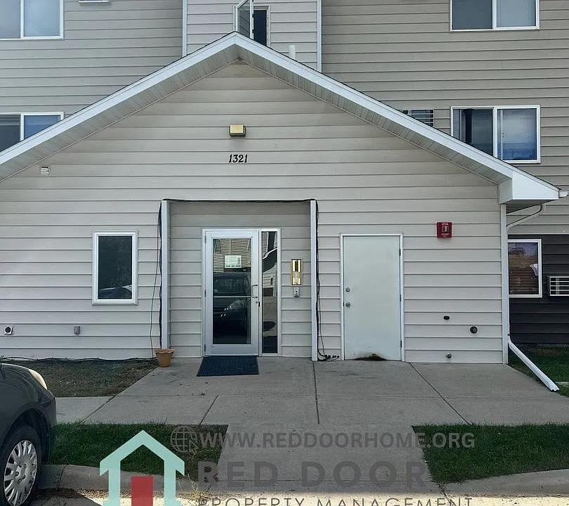 1321 1st Ave SW