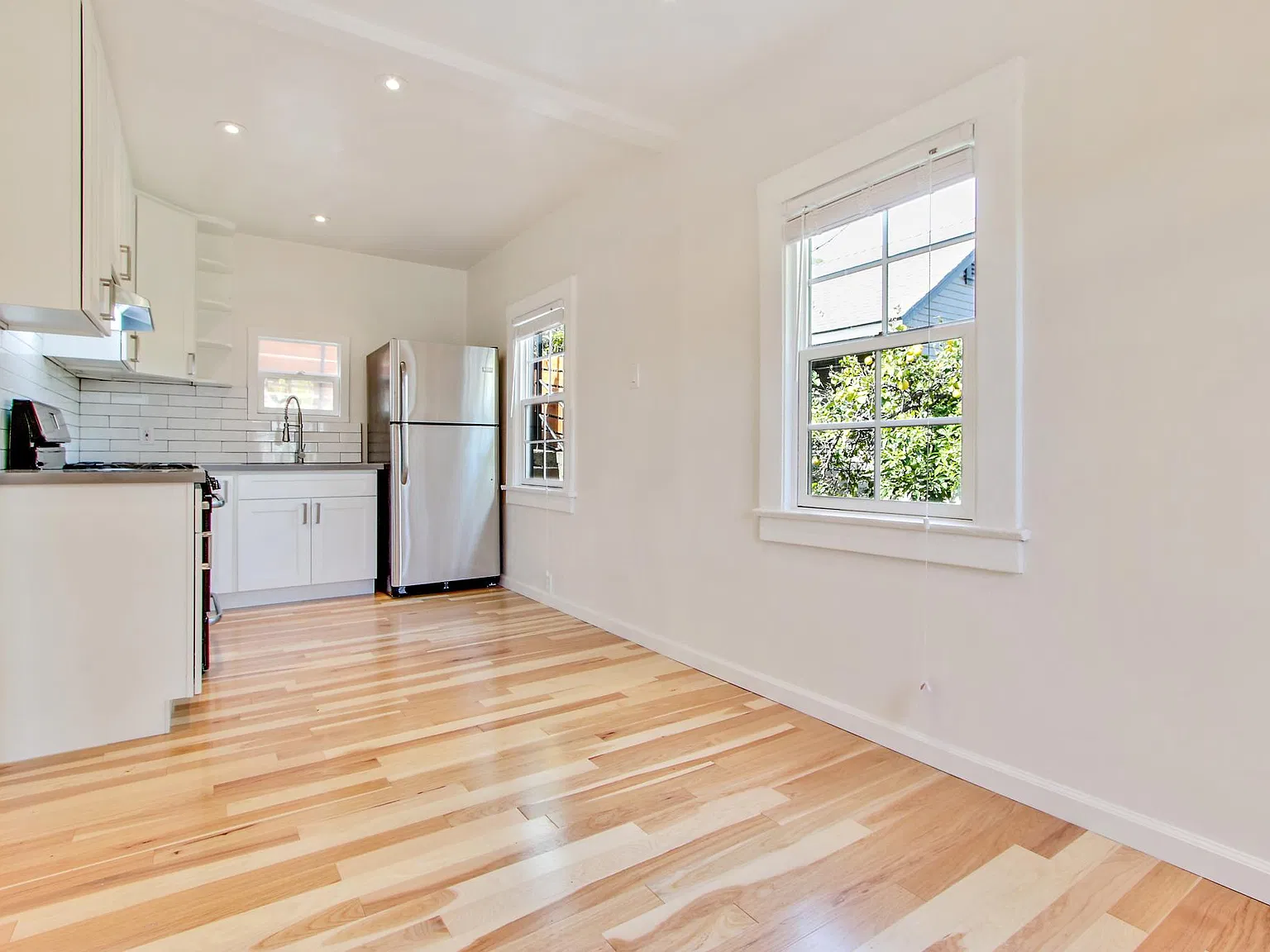 654 Amador St — Photo 2