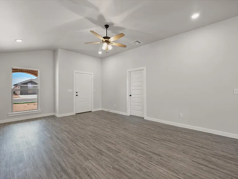 5548 Auburn St — Photo 7