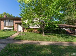 4882 Arevalo Dr, Saint Louis, MO 63128