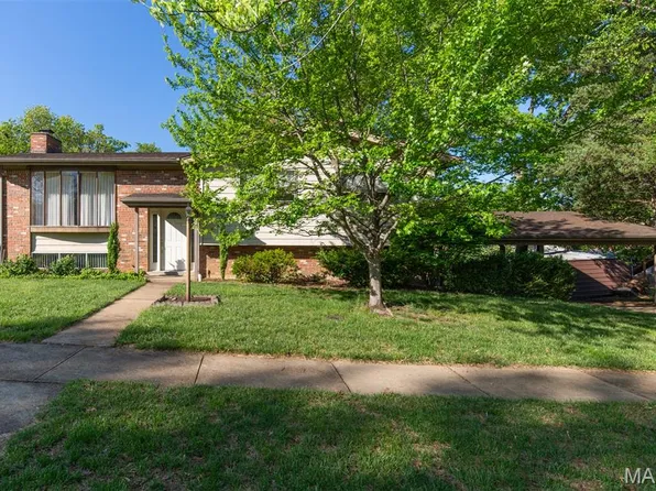4882 Arevalo Dr, Saint Louis, MO 63128