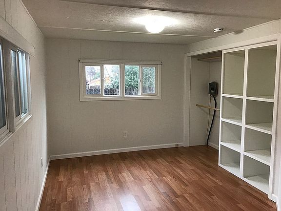 5th image of 1790 Fort Wayne St