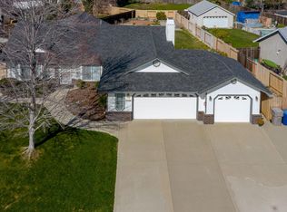 3286 Sunglow Dr, Redding, CA 96001