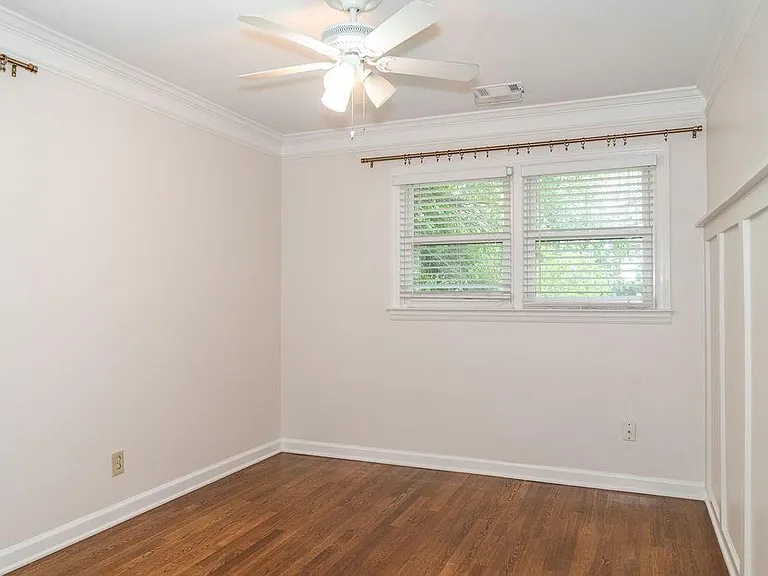 2331 Robin Ln SE — Photo 17