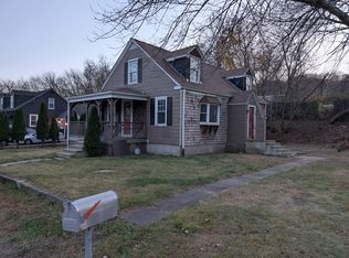 7 Sayles Hill Rd, North Smithfield, RI 02896