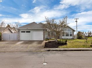 1420 NE Hoffman Dr, McMinnville, OR