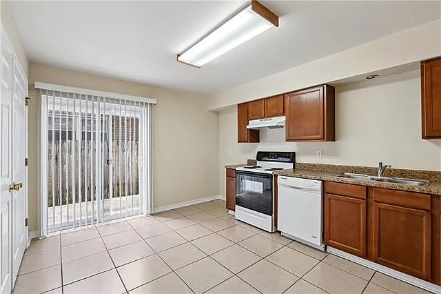 2602 Chalona Dr #C — Photo 6