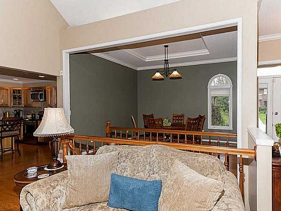 5th image of 128 Torrey Pine Dr