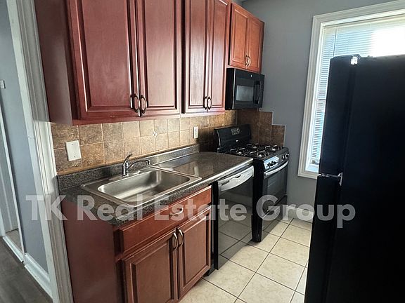 3rd image of 42 W 29th St APT 4B