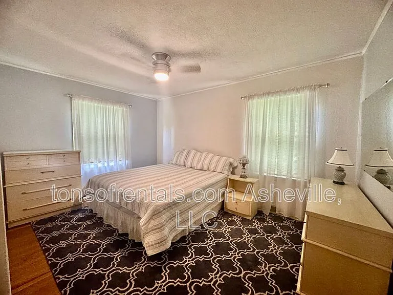 900 Hebron Rd — Photo 14
