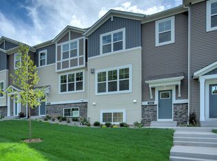 2223 Gateway Hill Rd, North St Paul, MN 55109