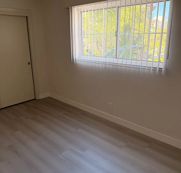 1405 Oak Grove Ave #107 — Photo 6