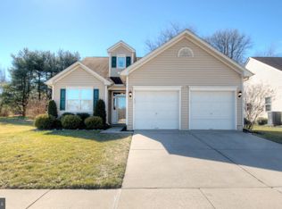 1 Pleasant Valley Dr, Sewell, NJ 08080