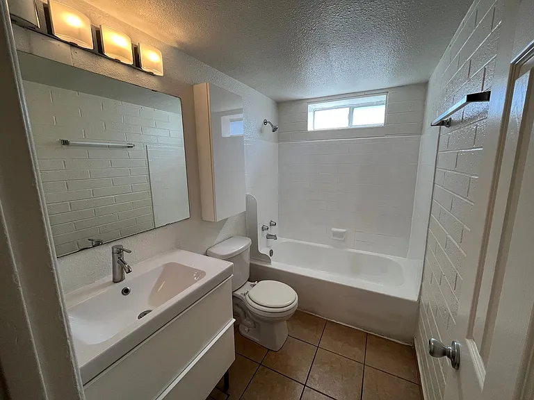 901 E. Pierce St. — Photo 38