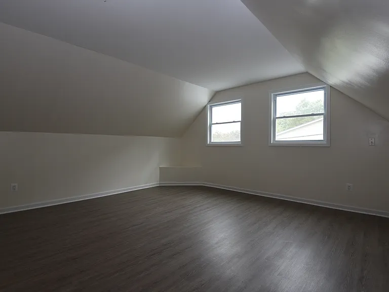 303 Rivermont Dr — Photo 16