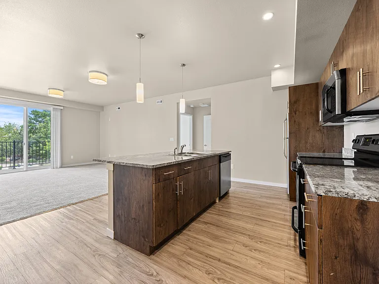 Kansas Apartments — Photo 10