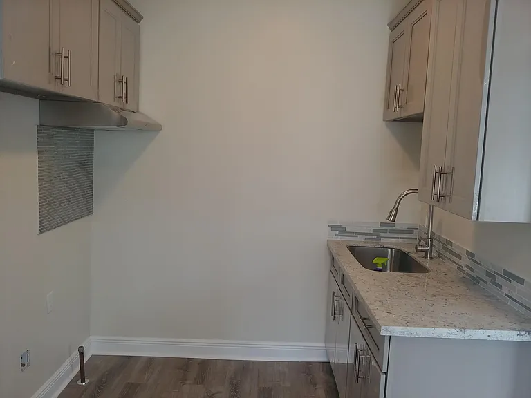 2628 Amelia St — Photo 4