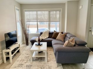 10514 121st Ave NW, Edmonton, AB T5G3G7