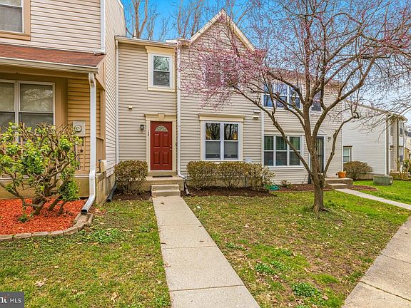 3rd image of 135 Kinsman View Cir