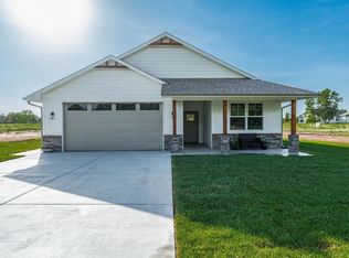208 W Cherry Oaks St, Cheney, KS 67025