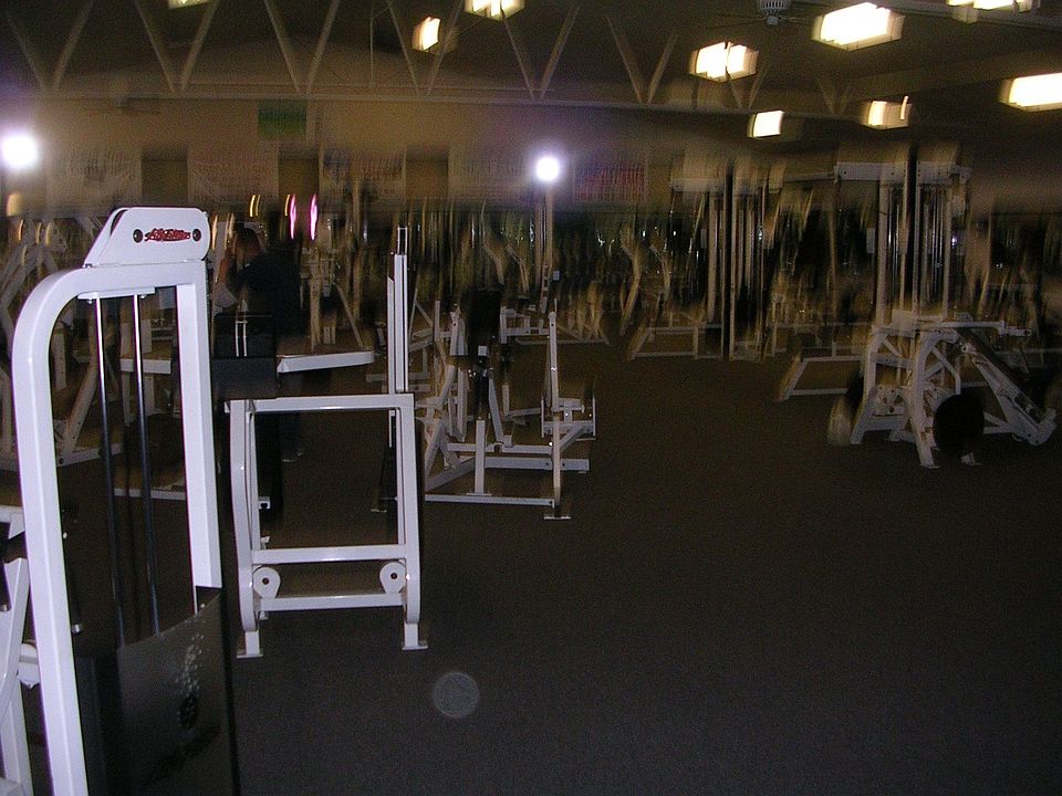 2nd image of 728 N Main St