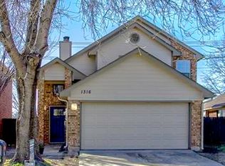 1316 Daffodil Ln, Lewisville, TX 75077