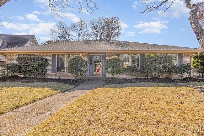 1st image of 9514 Robin Meadow Dr