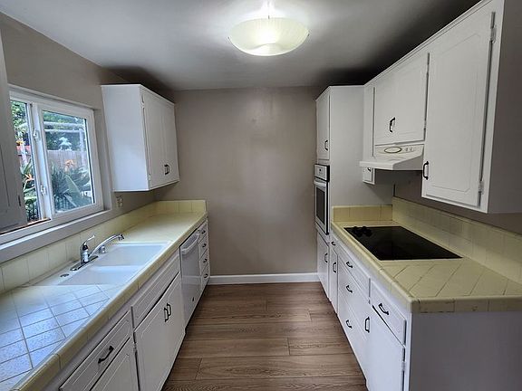 4th image of 457 Brighton Ave