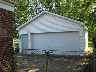 5th image of 22708 Raymond Ct